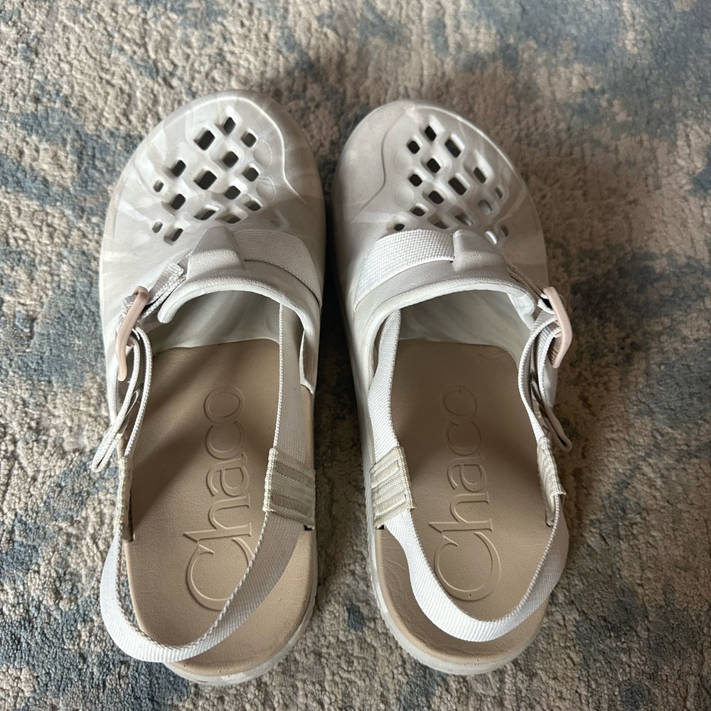 Chaco Chillos Clog Water Camp Sandal in Moonbeam - Picture 3 of 11